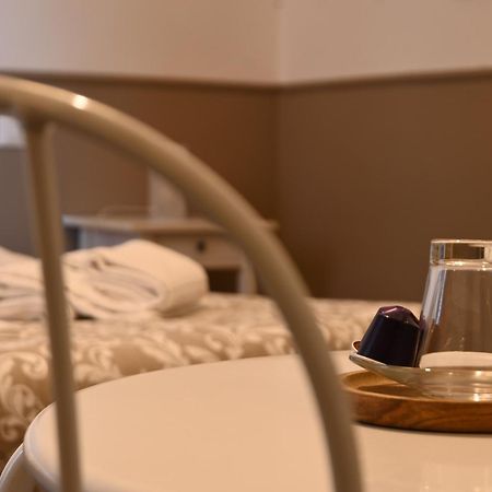Dimora Montecchi Hotel เวโรนา ภายนอก รูปภาพ