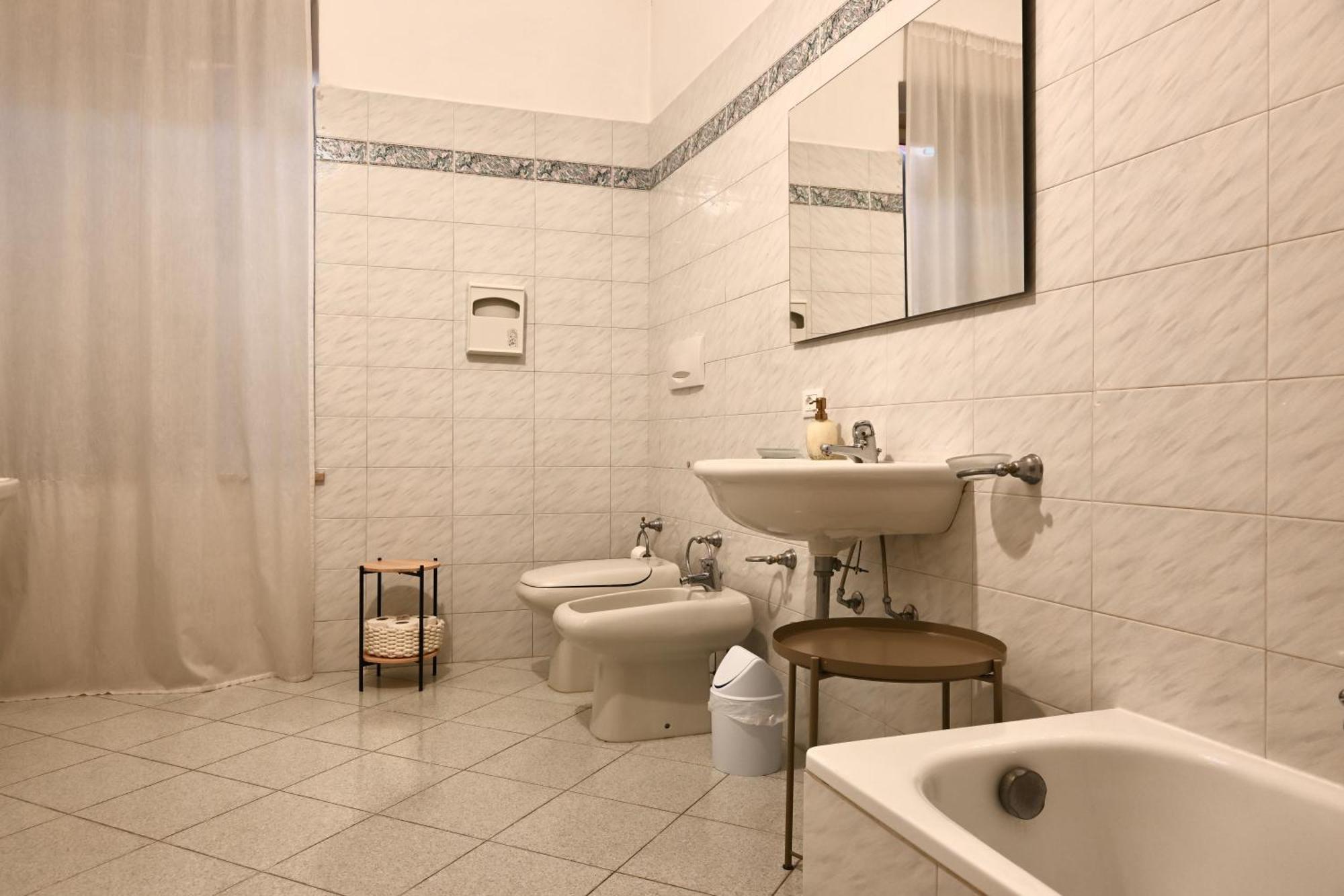 Dimora Montecchi Hotel เวโรนา ภายนอก รูปภาพ