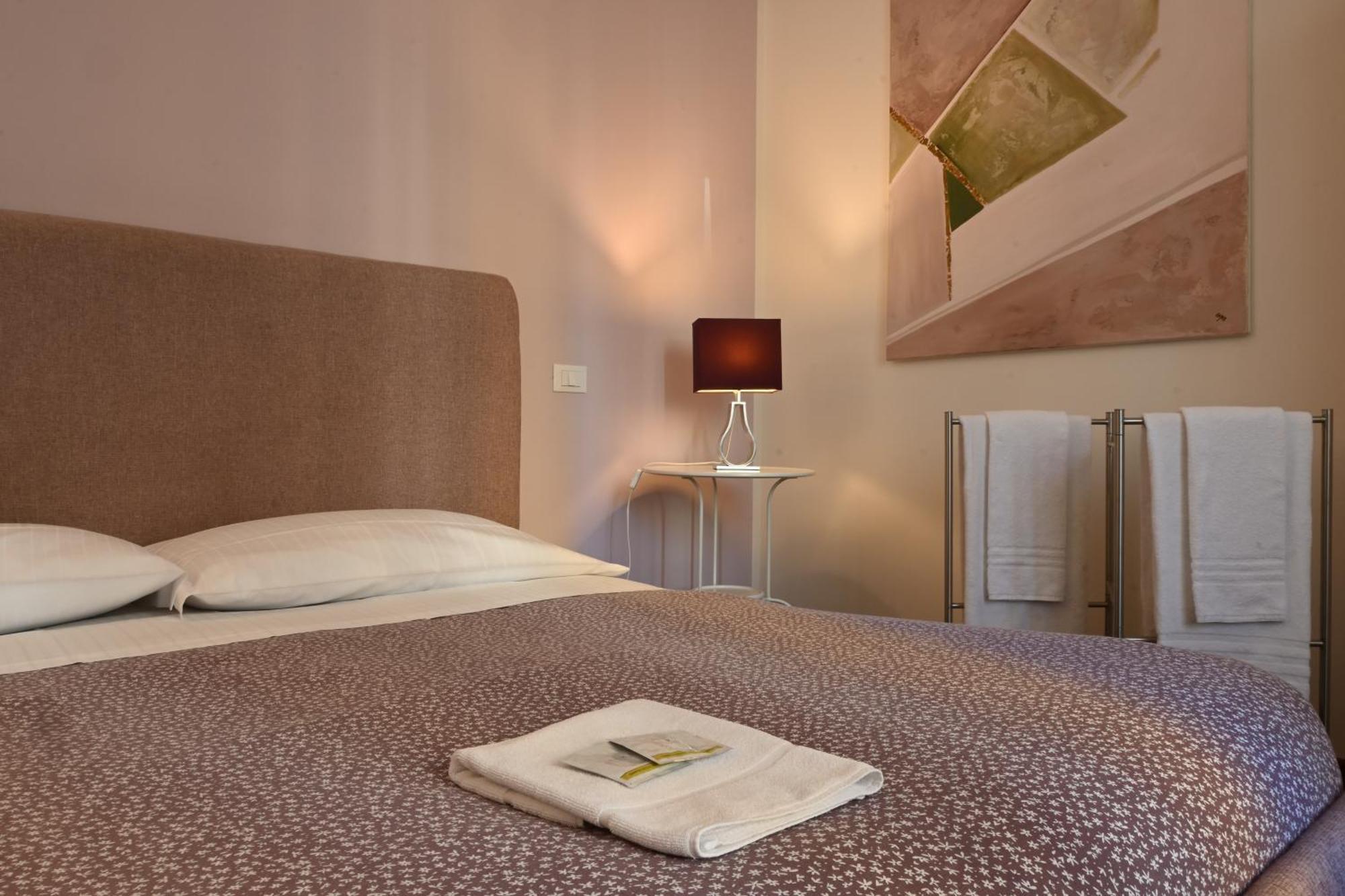 Dimora Montecchi Hotel เวโรนา ภายนอก รูปภาพ